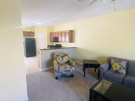 3rd image of 2521 New Holland Cir