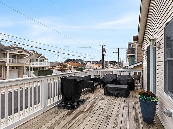 3rd image of 106 W Syracuse Ave