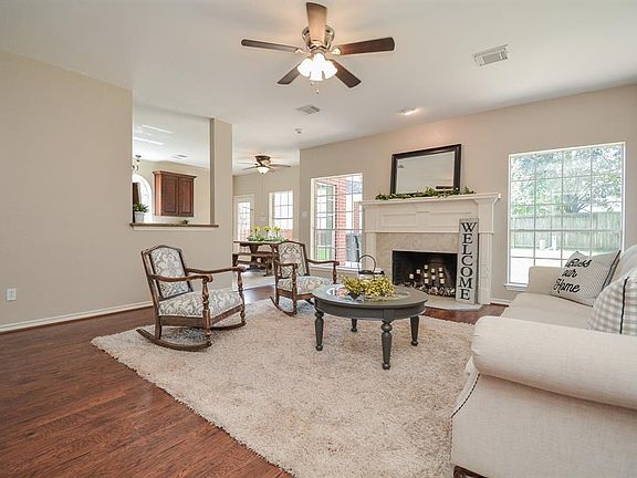 2nd image of 1523 Stone Trail Dr