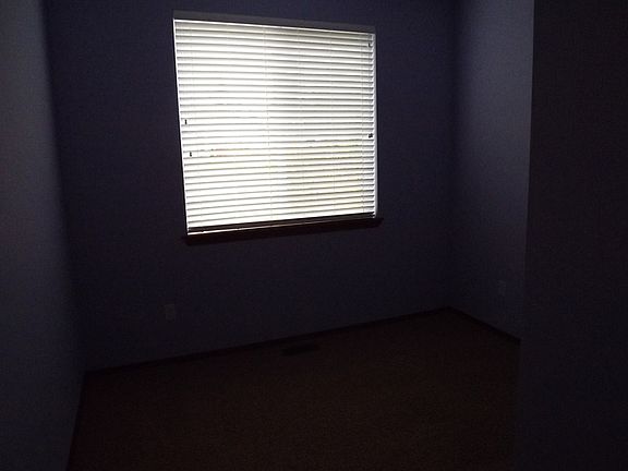 4th image of 16133 77th Ave E