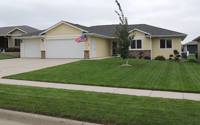 1st image of 3302 Mulligan Dr