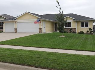 3302 Mulligan Dr, Yankton, SD 57078