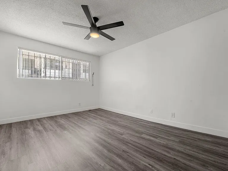 3933 Nicolet Ave #4A — Photo 8