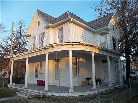 2nd image of 209 W 2nd St