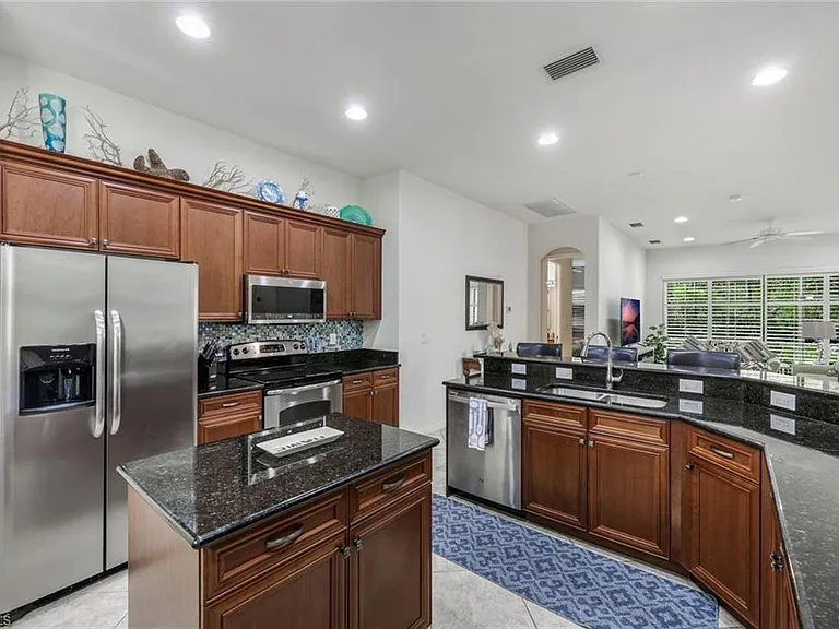 11072 Esteban Dr — Photo 9
