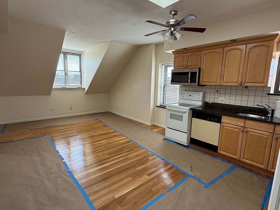 1st image of 83 Pembroke St #3