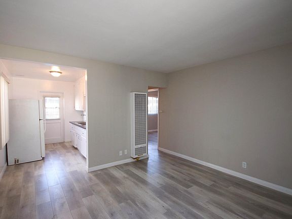 4th image of 92 N Grand Oaks Ave #5