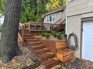 2201 NE 39th St, Kansas City, MO 64116