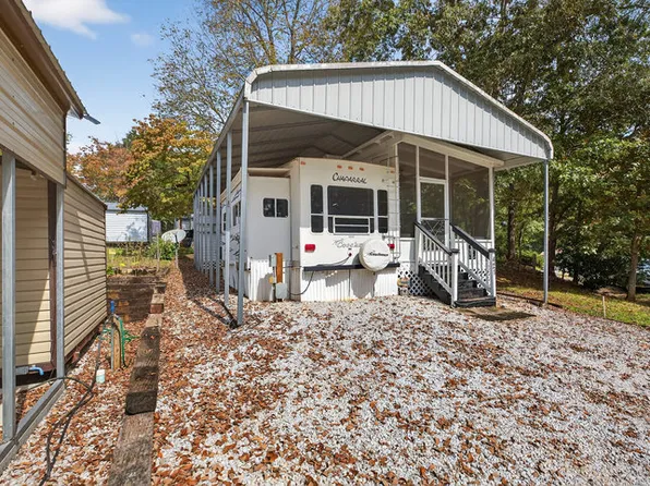 421 Newbury Cir, Westminster, SC 29693