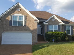 2906 Stapleton Dr, Spring Hill, TN 37174