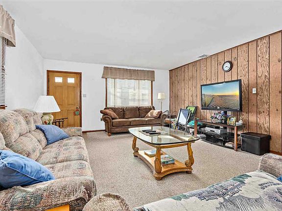 3rd image of 5704 Landis Ave #B