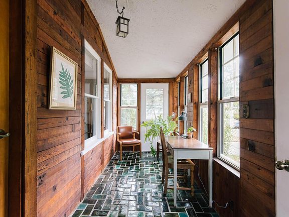 4th image of 162 Franklin Ave
