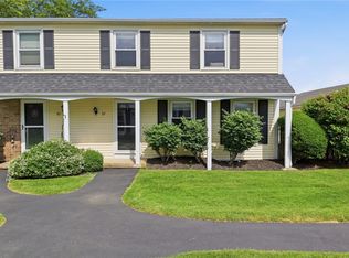 97 Springwood Dr, Webster, NY 14580