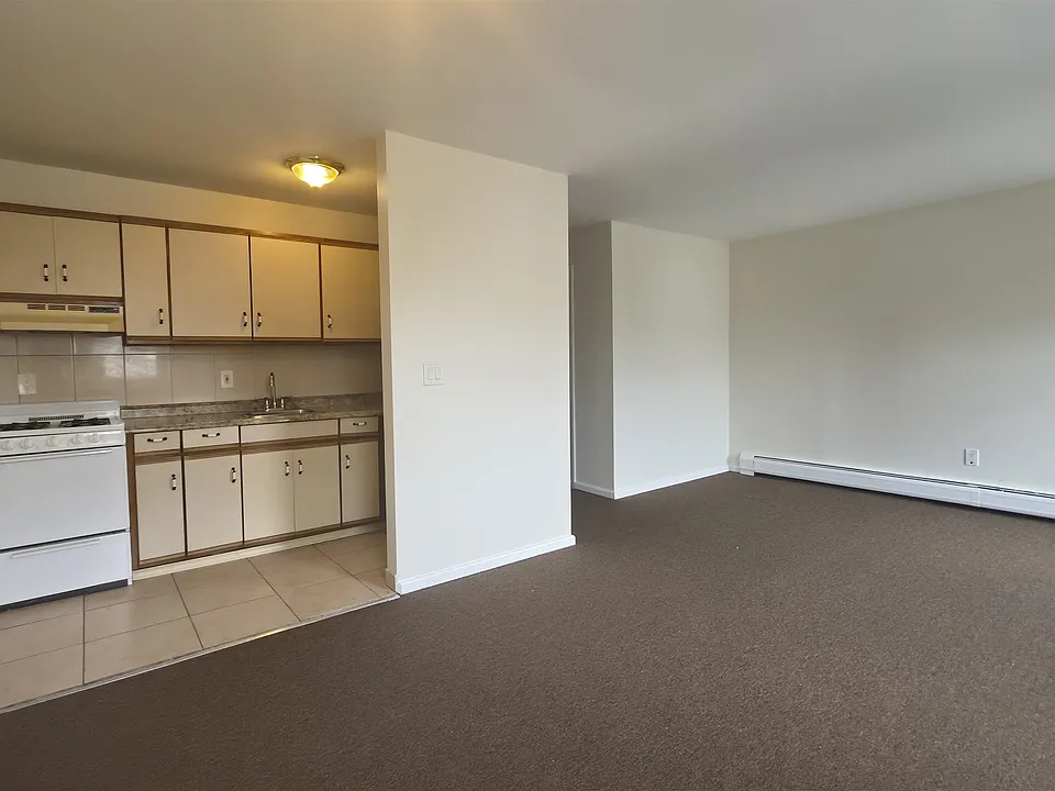 77 Colgate St #3