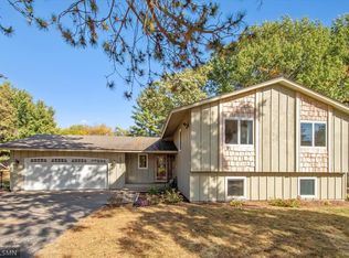 4762 Debra Cir, Shoreview, MN 55126