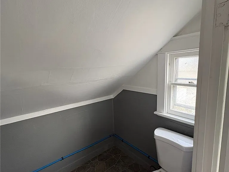 189 Westminster Ave — Photo 21