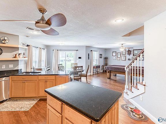 3rd image of 364 Jasmine Dr