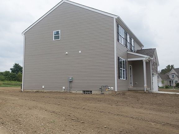 4th image of 445 Rolling Acre Dr