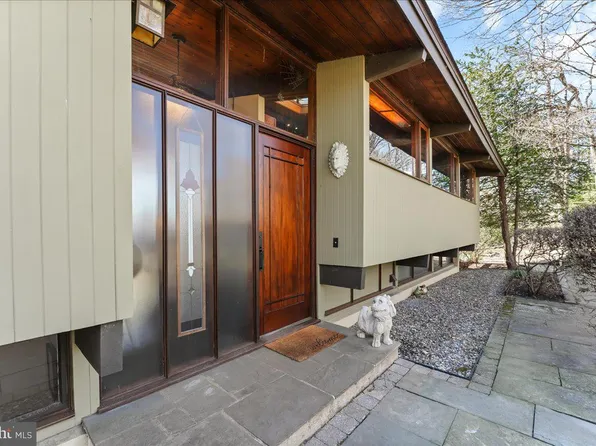 925 Sunstone Ln, Kennett Square, PA 19348