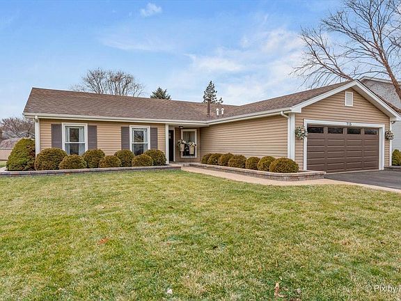 3rd image of 715 Tanglewood Dr
