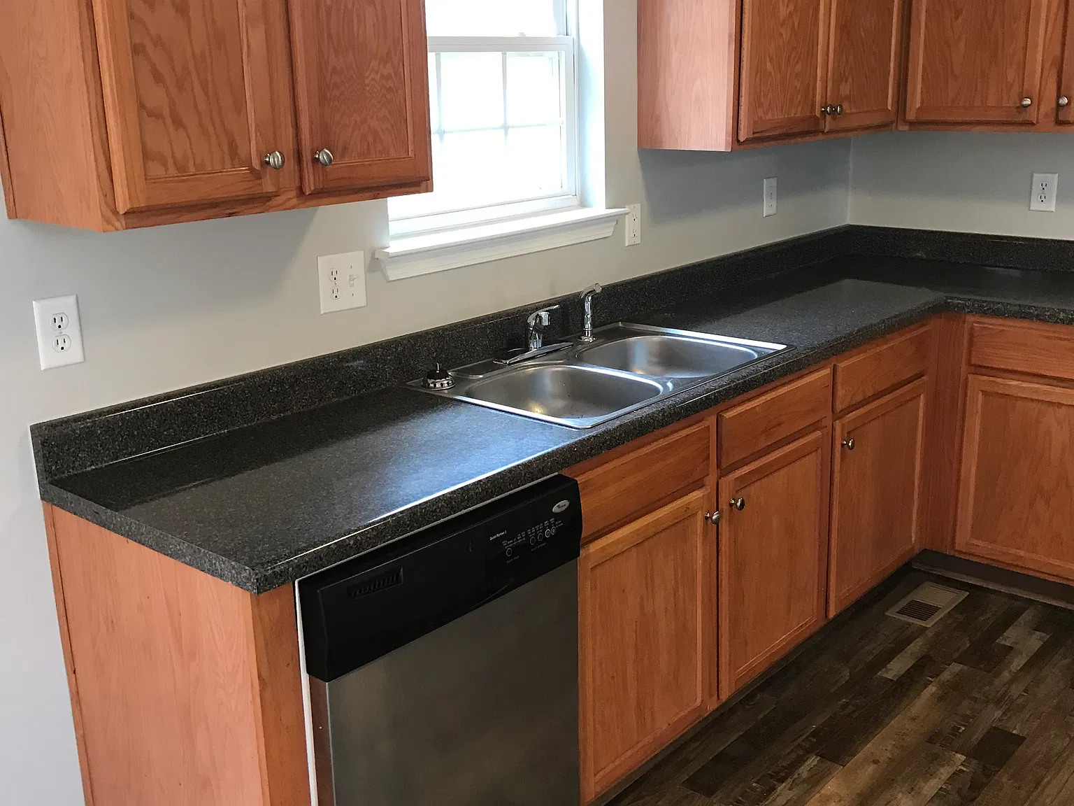 3 bed, 1700 sqft, $1,995 — Photo 4