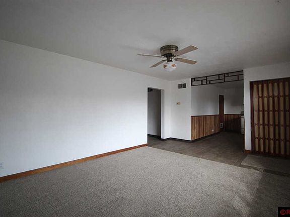 2nd image of 118 Todd St