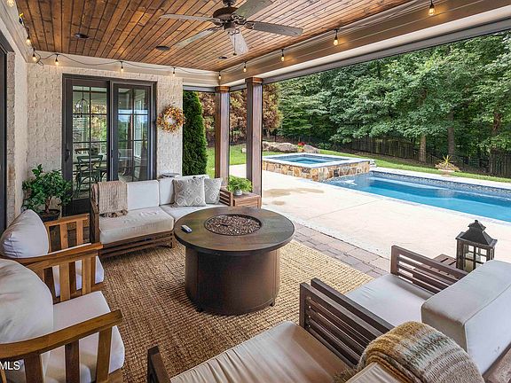 3rd image of 1205 Anthem View Ln