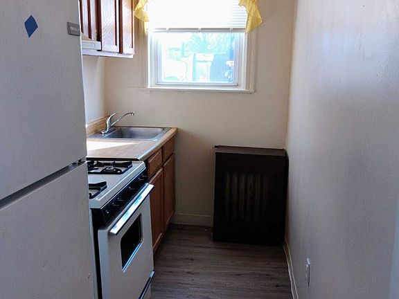 4th image of 5202 Webster St Floor 2