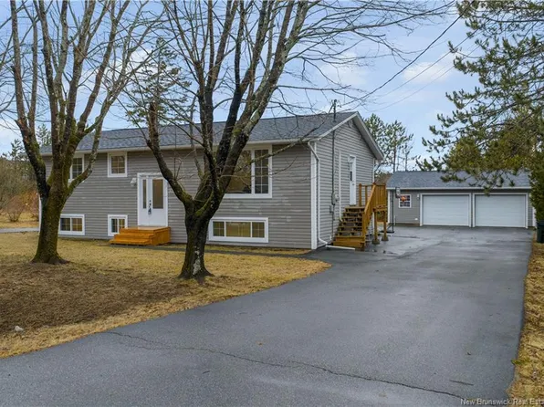 37 Millican Dr, Quispamsis, NB E2E 4V4