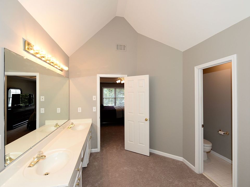 2nd image of 585 Silverberry Ln