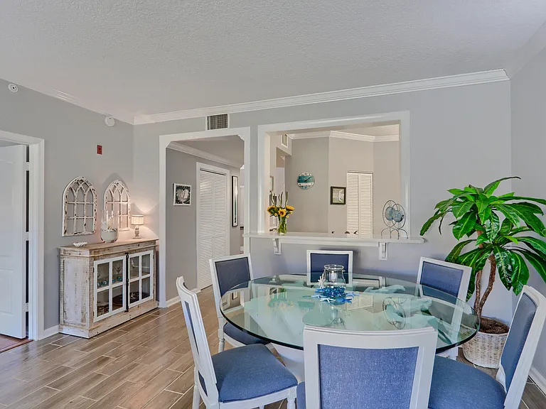 400 Uno Lago Dr #204 — Photo 8