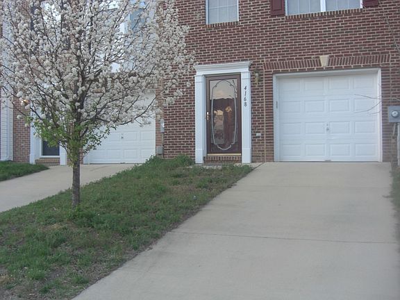 Front Exterior Driveway 