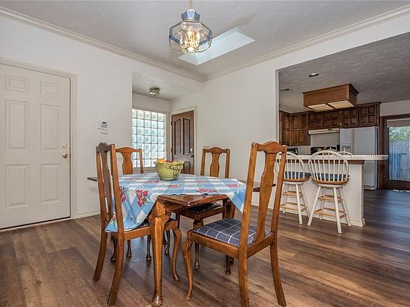 5th image of 3025 Beverly Dr