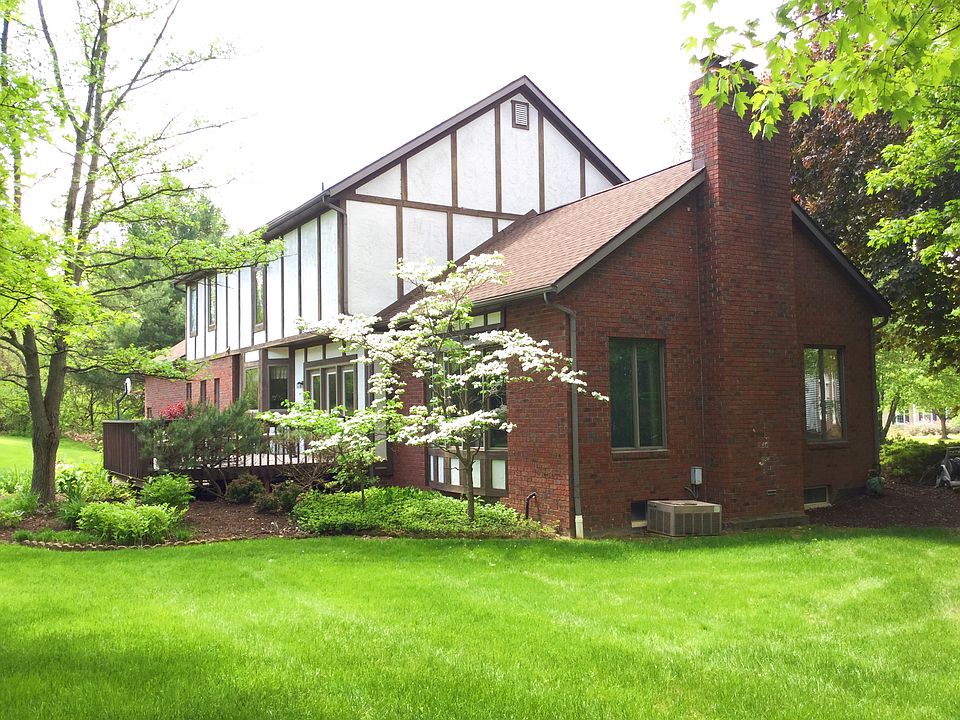 2nd image of 6775 Saint Ives Blvd