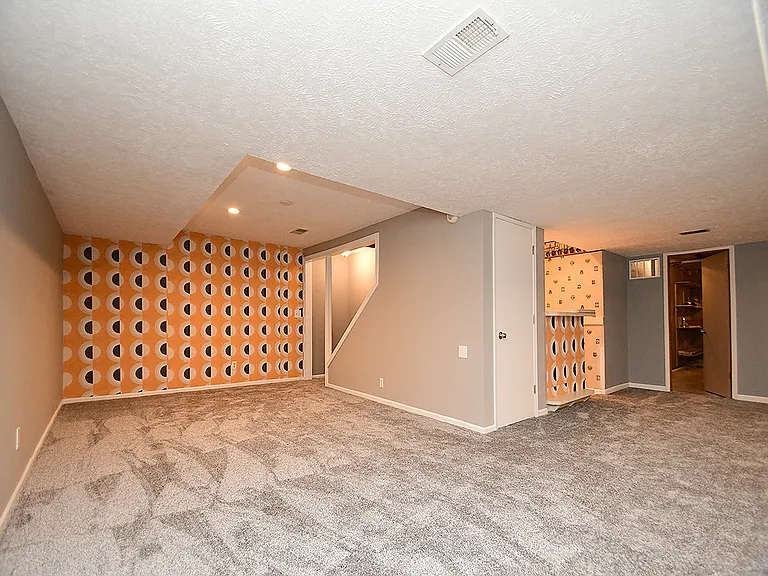 2601 S 48th St — Photo 33