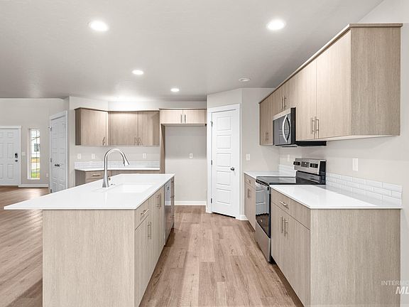 7th image of this home