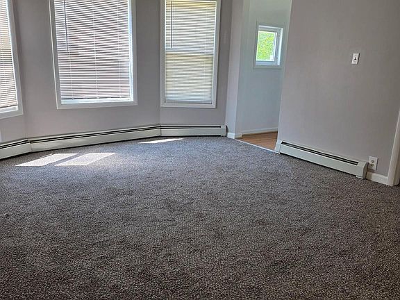 3rd image of 913 4th St N