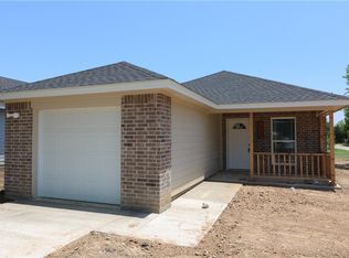 216 Mechanic St, Cleburne, TX 76031