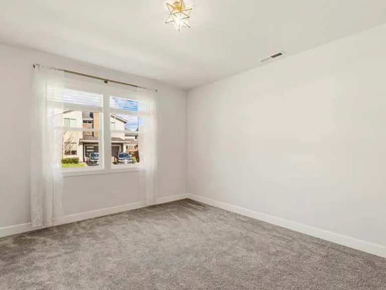 18612 135th Ln E — Photo 7