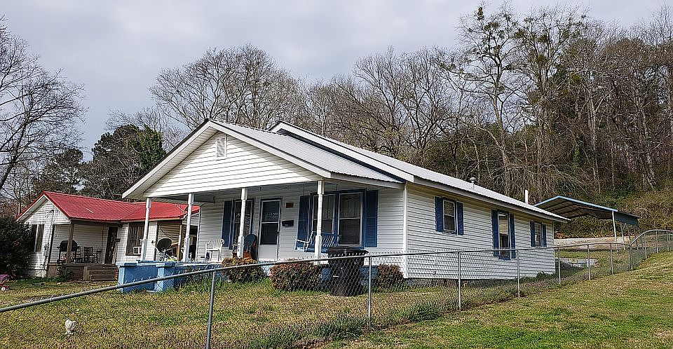 2nd image of 606 Ewing Ave
