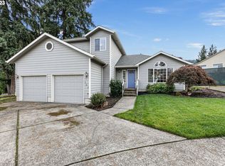 584 Cascade Dr, Springfield, OR 97478