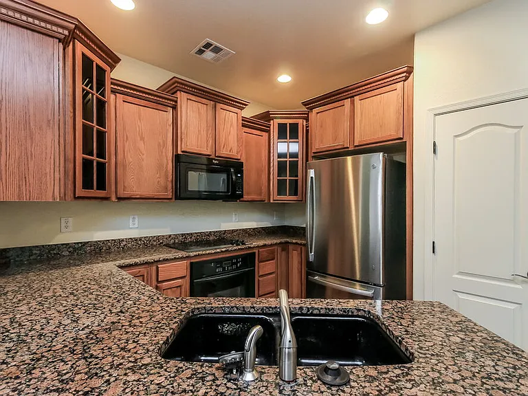 5710 S 21st Pl — Photo 9