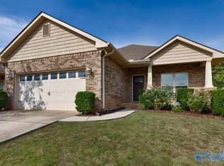 323 Lady Hawk Ln SW, Huntsville, AL 35824