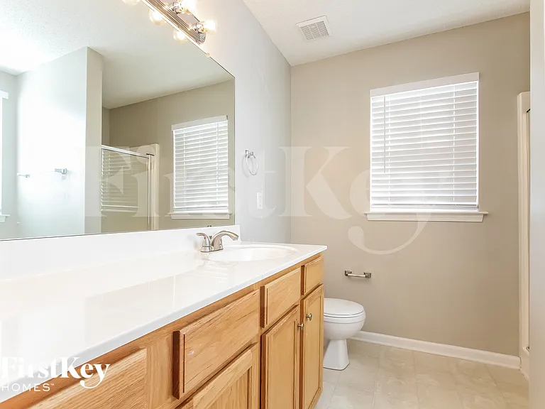 2816 Bridgeville Ln — Photo 10