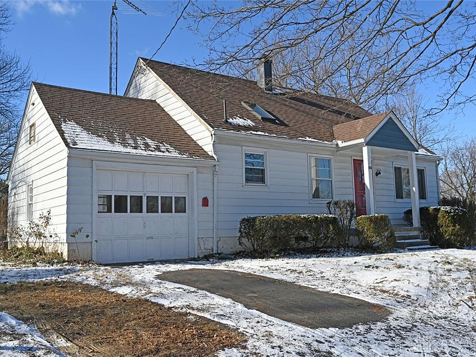 1st image of 215 Meyer Ave
