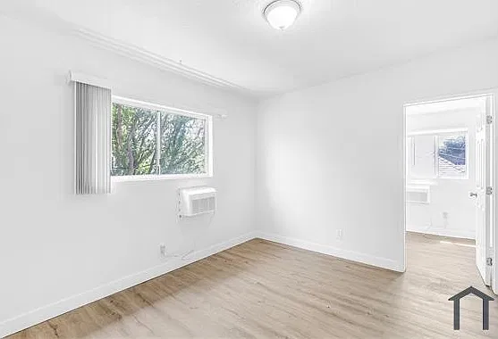 1618 E Vernon Ave #1622-D — Photo 9