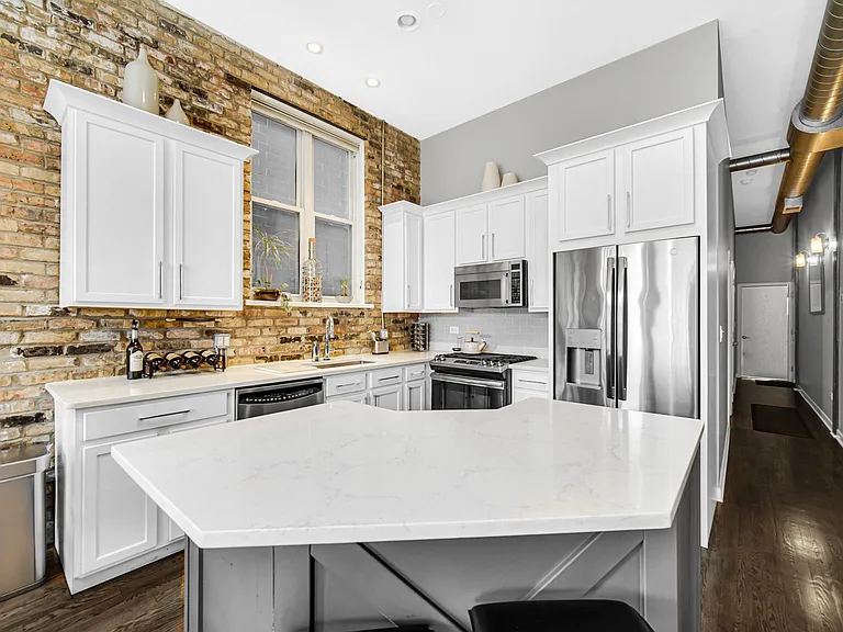 1454 W Fullerton Ave #2 — Photo 12