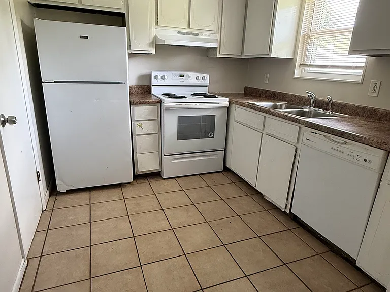 102 Helen Dr #A — Photo 5