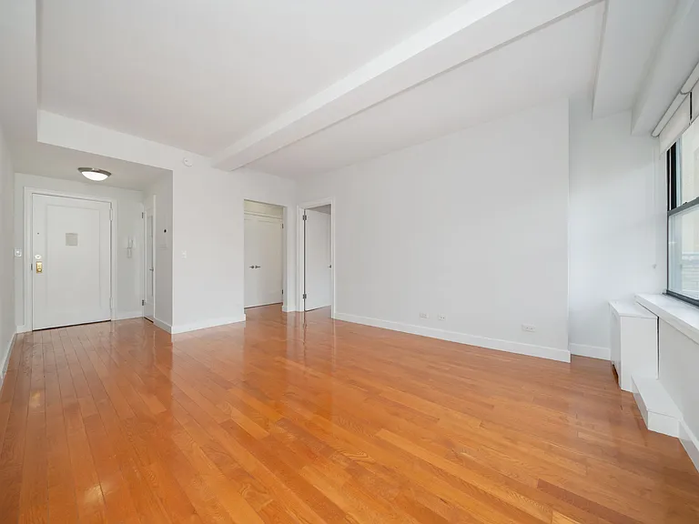 400 E 57th St #12O — Photo 3