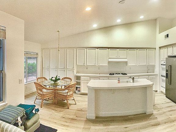 2nd image of 5201 Palmera Dr